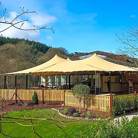 The At Woodenbridge Szálloda 3*